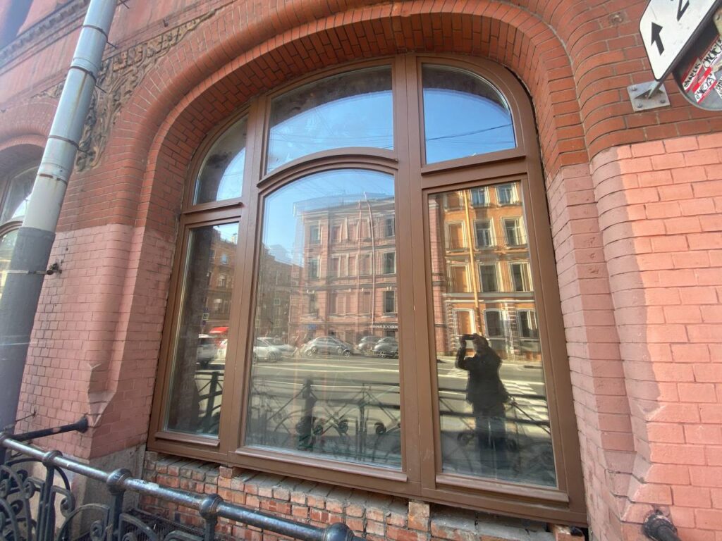 окна дома Шмидта